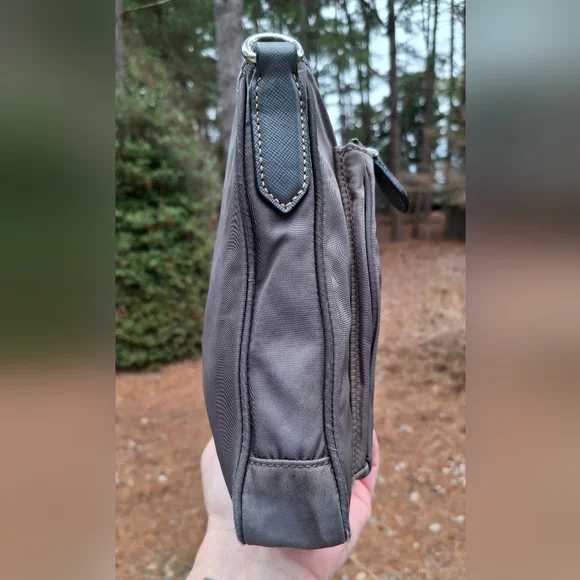 Vintage Prada Tessuto Grey Nylon & Saffino Leather Crossbody Shoulder Bag - Picture 5 of 16